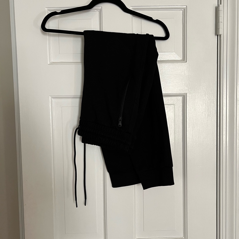 Old Navy High Waisted Dynamic Fleece Joggers - Picture 3 of 5